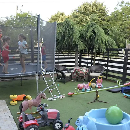 Casa Razvan 게스트하우스 데포리노드